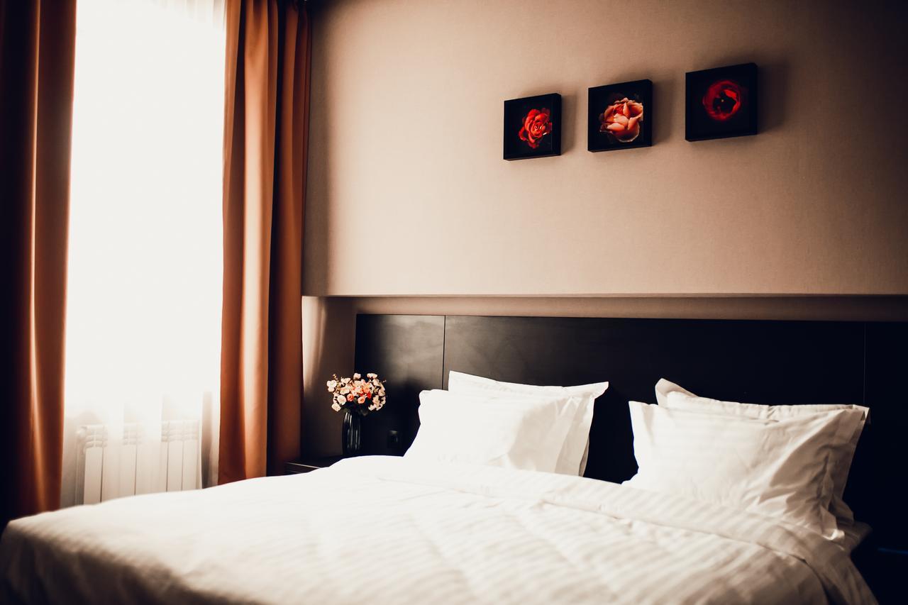 Astana Central Hotel Bagian luar foto