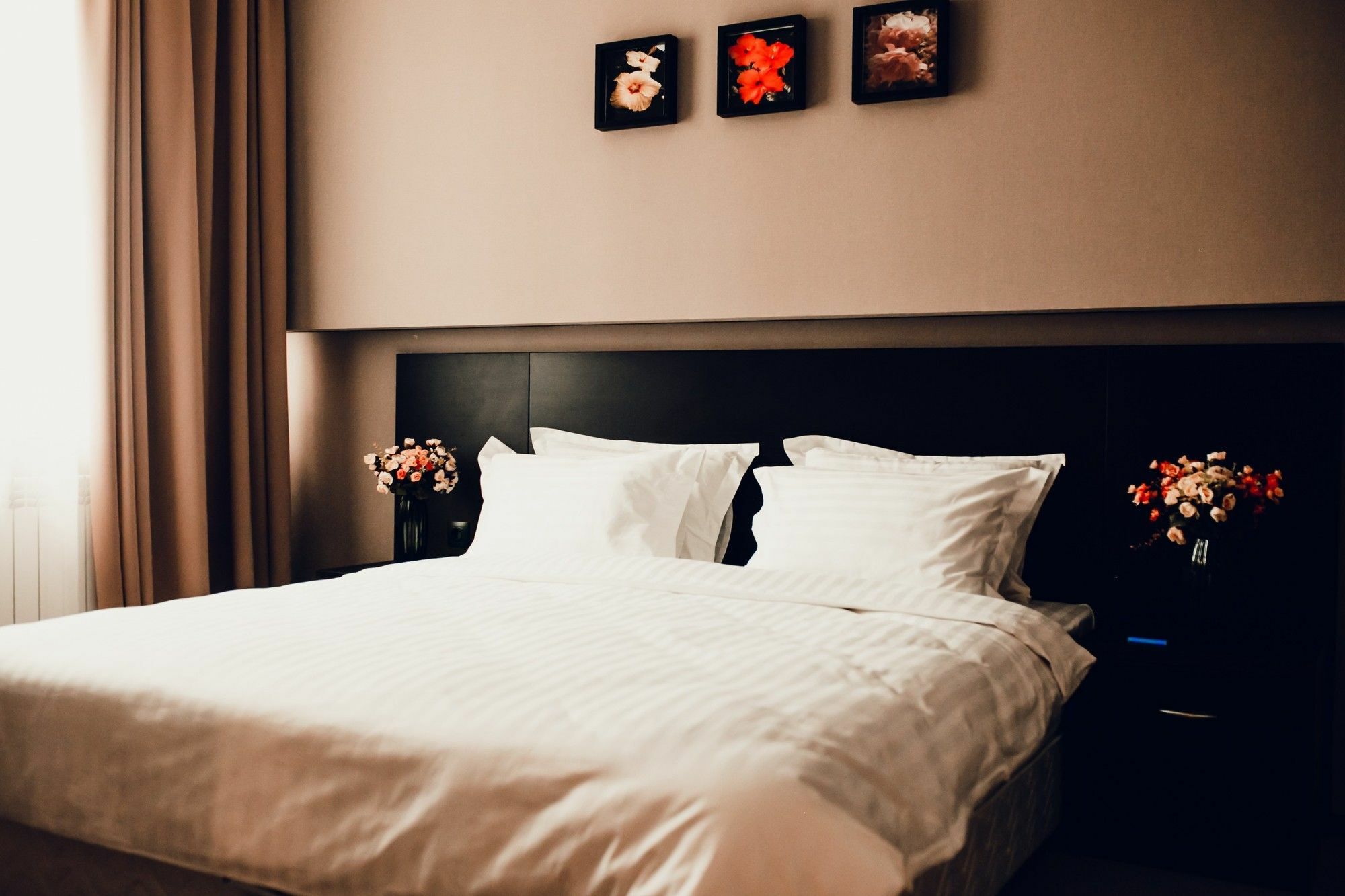 Astana Central Hotel Bagian luar foto