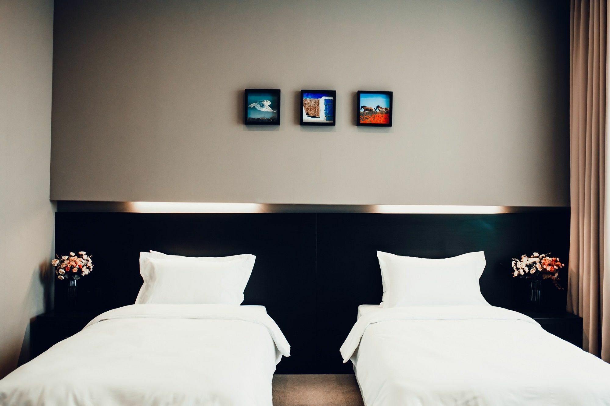 Astana Central Hotel Bagian luar foto