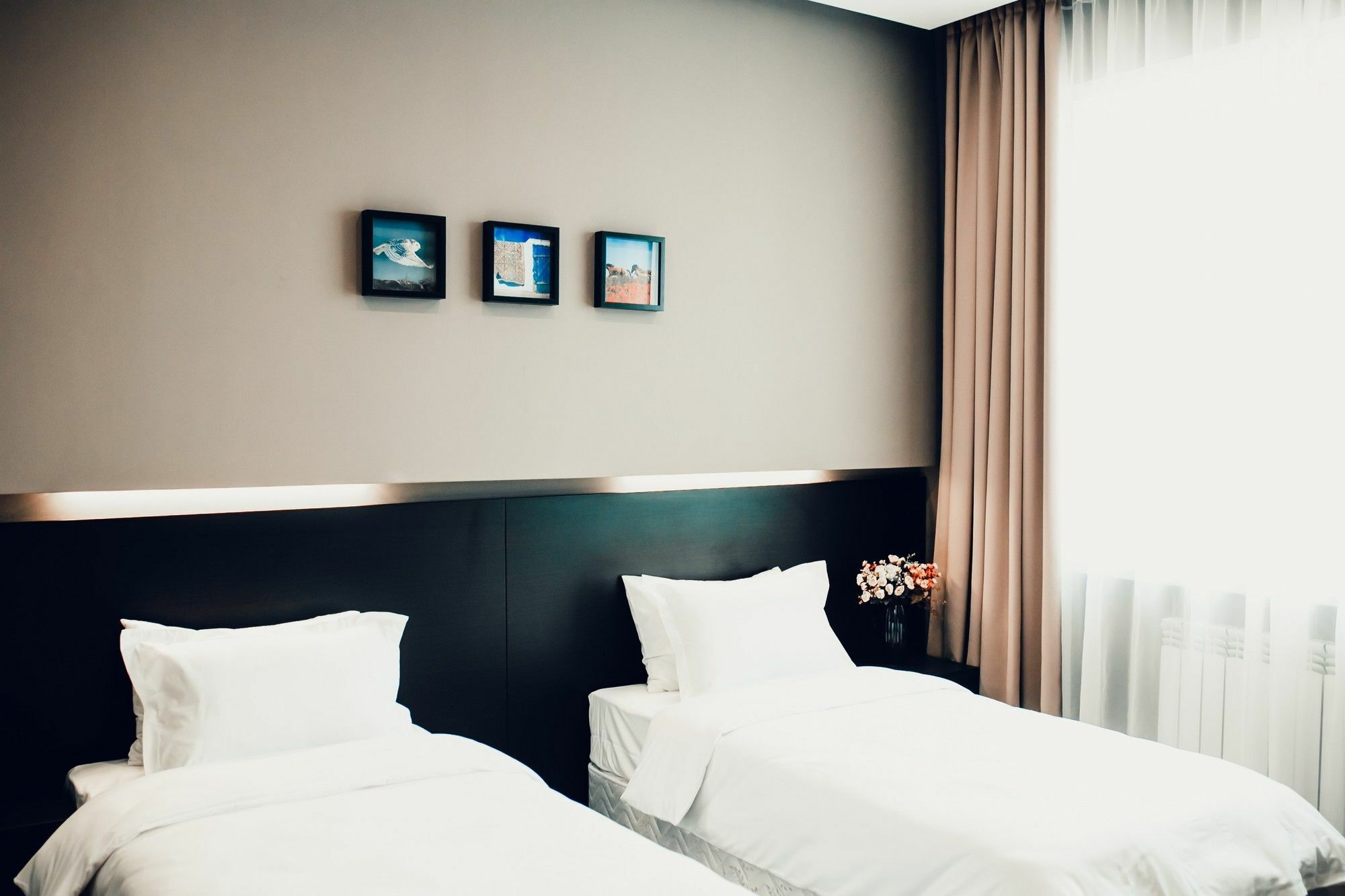 Astana Central Hotel Bagian luar foto